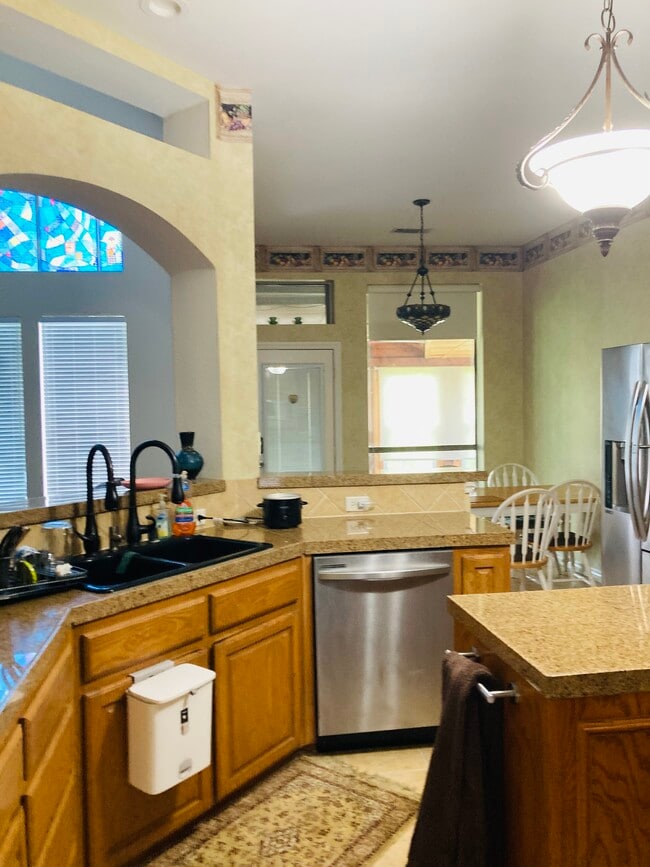 Building Photo - 6902 Winthorp Dr