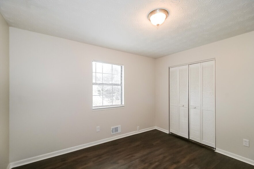 Building Photo - 127 Gristmill Ct