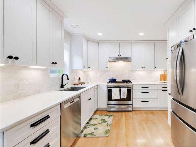 Building Photo - Spacious Like-New 2-Story with Office, Fireplace, Sunroom, Gourmet Kitchen & More!