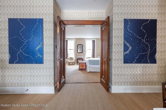 Building Photo - 613 Warren St