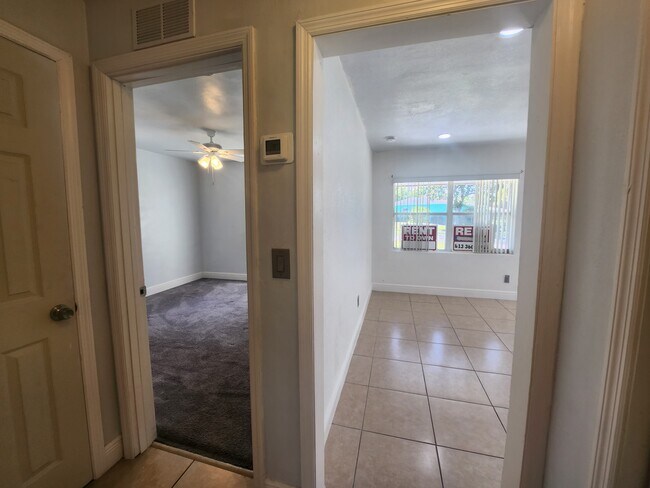 bright and airy - 1015 Woodland Ave