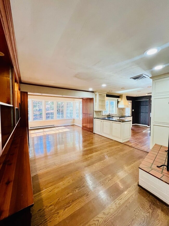 Building Photo - 3162 Stoneridge Rd SW