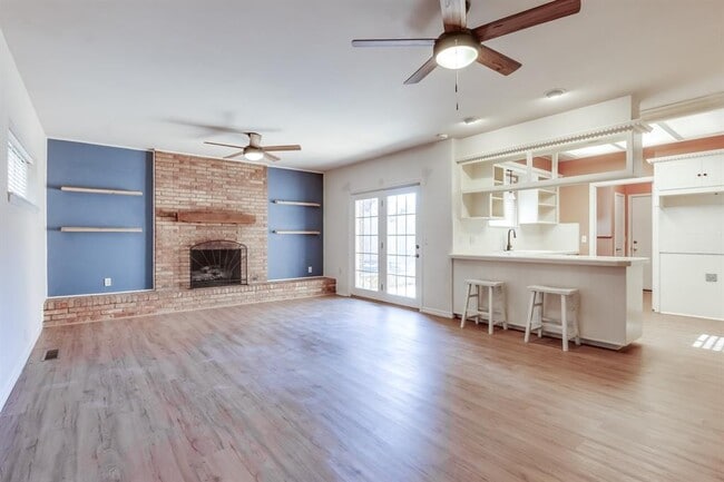 Building Photo - 11208 Surrey Hills Blvd