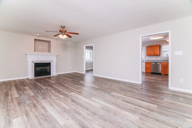 Building Photo - 147 Tralee Dr