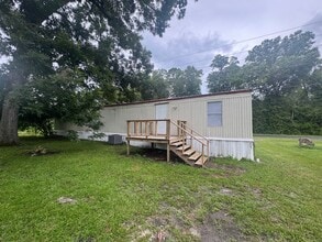 Building Photo - Singlewide in Country MH Park