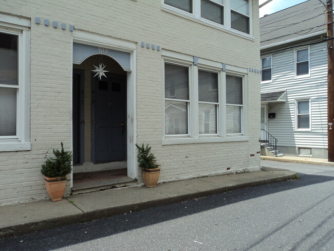 Primary Photo - CUTE 2 STORY TWIN IN NORTH SIDE BETHLEHEM