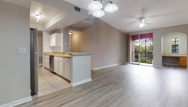 Building Photo - 10075 GATE N Pky