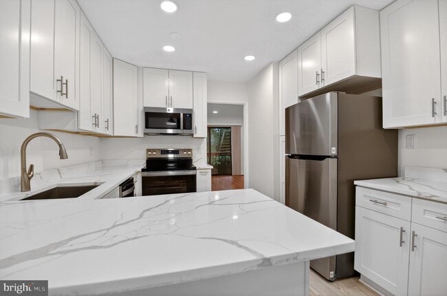 Building Photo - 2236 Cartwright Pl
