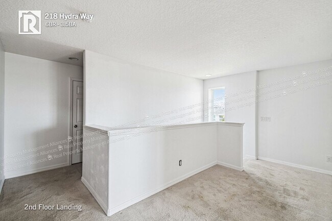 Building Photo - 218 Hydra Wy