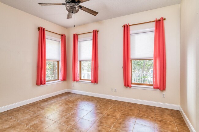 Building Photo - 201 N Forest Dune Dr