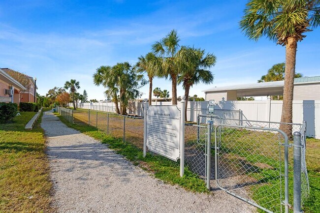 Building Photo - 5000 Culbreath Key Way