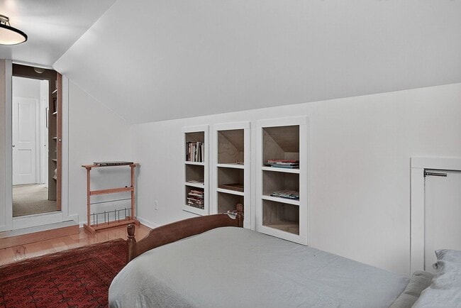 Building Photo - Quintessential Boulder Cottage in Mapleton...