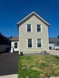 Building Photo - 1244 W 69th St