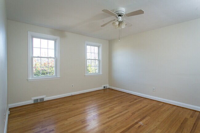 Building Photo - 1715 Glen Ridge Road