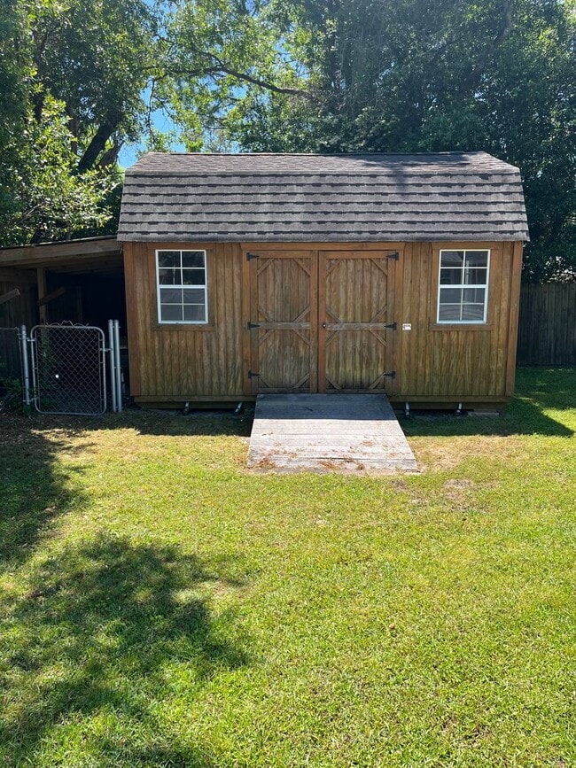 Building Photo - Remodeled home in Great Location