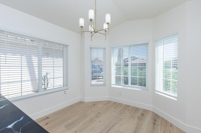 Building Photo - 23554 N 73rd Pl