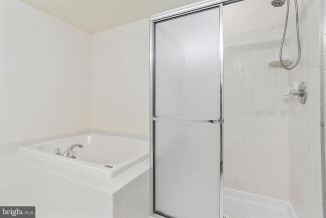 Building Photo - 54 Nestlewood Way
