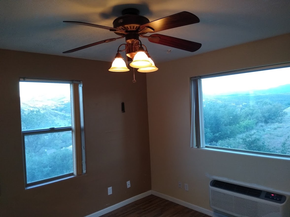Building Photo - 1003 N Opal Dr