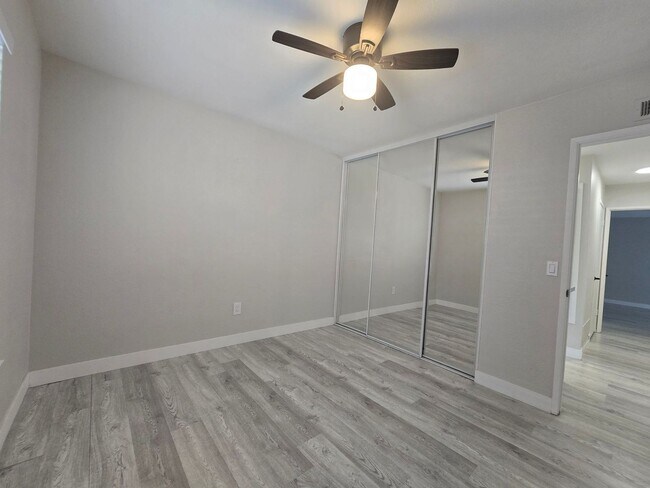 Building Photo - 11321 Volans St