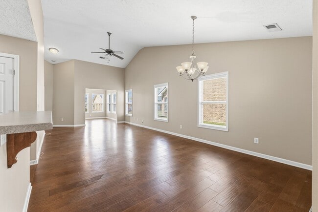 Building Photo - 395 Devon Chase Hill