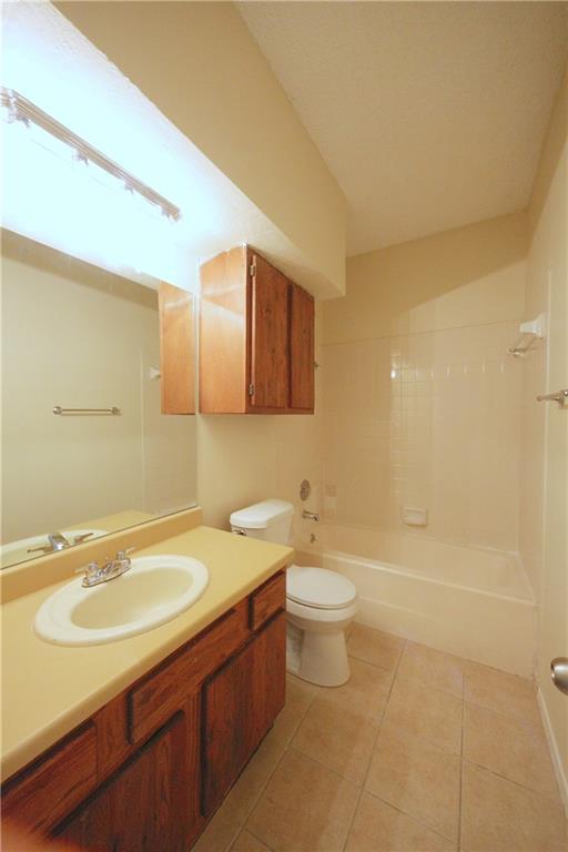 Building Photo - 11611 April Dr