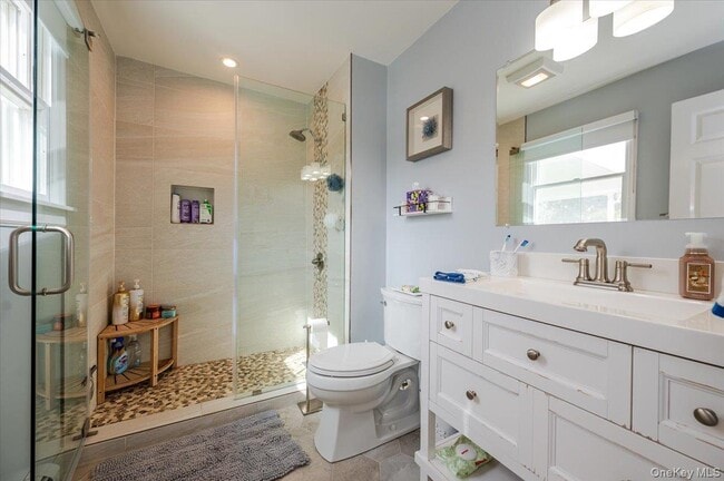 Building Photo - 525 Rocky Point Rd