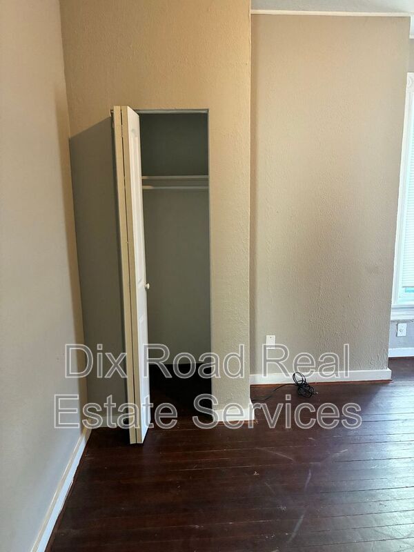 Building Photo - 37-39 E Helena