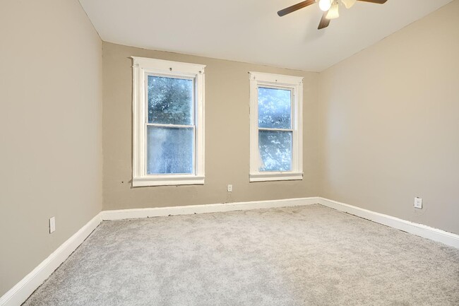 Building Photo - 1113 Ashburton St