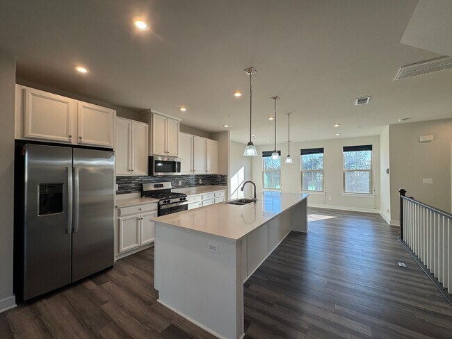 Building Photo - Modern 3 Bed 2.5 Bath Townhome In Beautiful Arcola Town Center