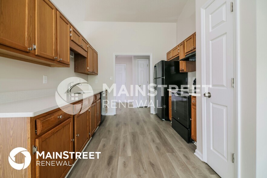 Building Photo - 5201 Pronghorn Ln