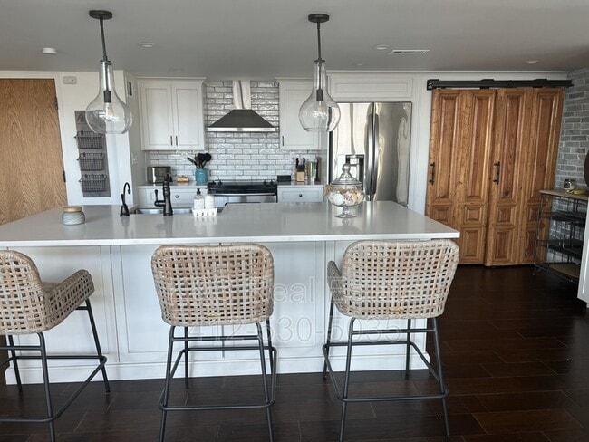 Building Photo - 111 Grandview Ave