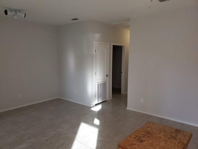 Building Photo - 34 San Martin Dr