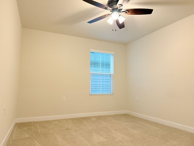 Building Photo - Charming 3 Bed Home in Milford Ponds with ...