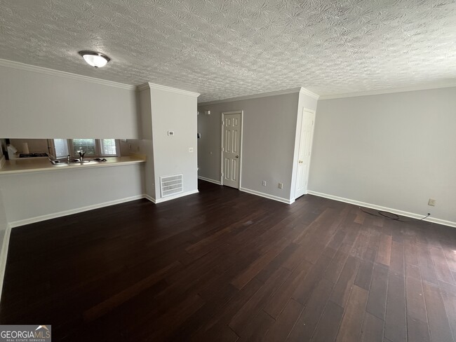 Building Photo - 3461 Kingswood Run