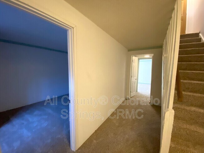 Building Photo - 218 W Rockrimmon Blvd