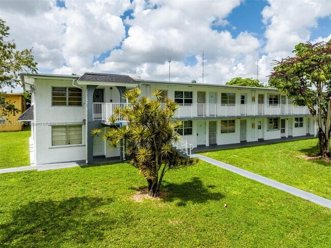 Building Photo - 20310 NE 2nd Ave