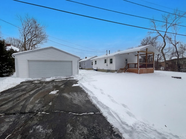 Building Photo - 202 Wildwood Ave