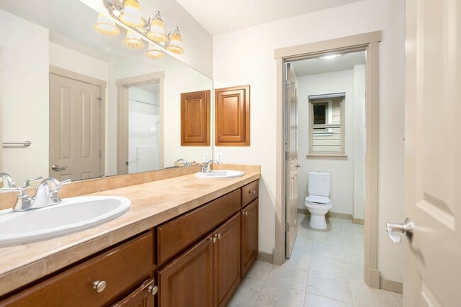 Building Photo - 23530 NE 13th Pl