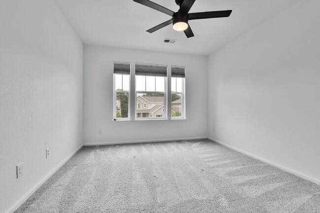 Building Photo - $4,850 - Spacious 5-Bed, 3.5 bath Home wit...