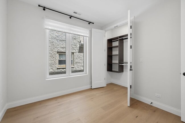 Building Photo - 3739 N Clifton Ave