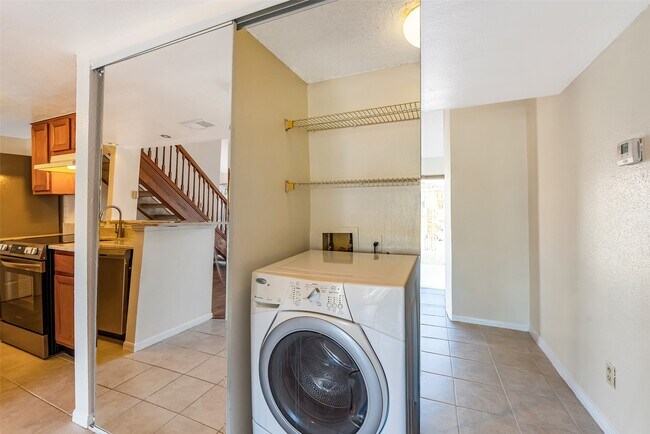 Building Photo - 2300 Old Spanish Trl