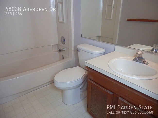 Building Photo - 4803B Aberdeen Dr