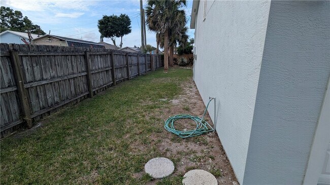 Building Photo - 795 Rolling Hill Dr