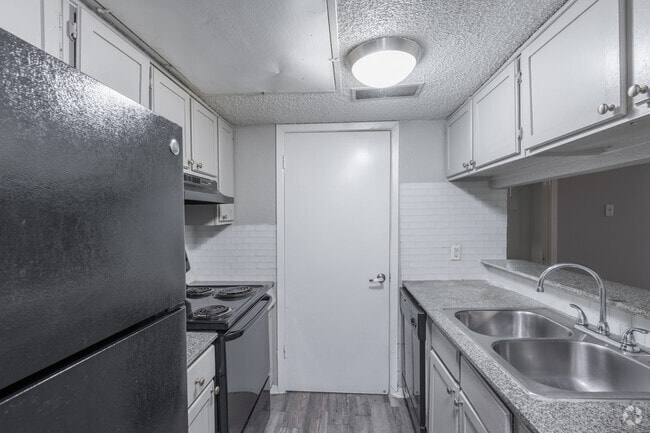 Building Photo - Parkside Arlington