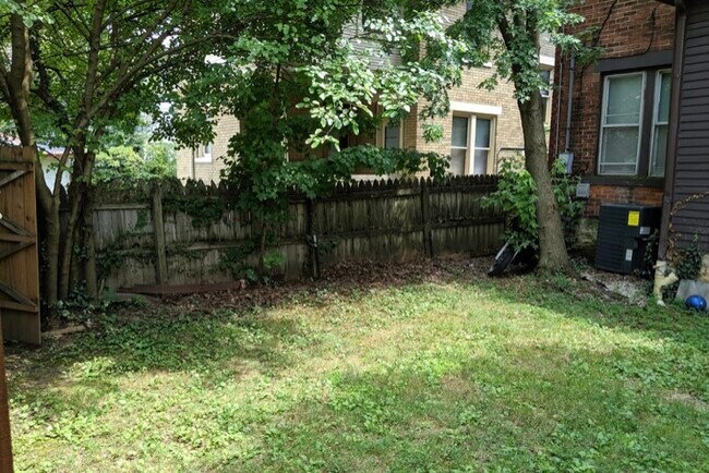 PETS & PARTIES - 70 E Northwood Ave