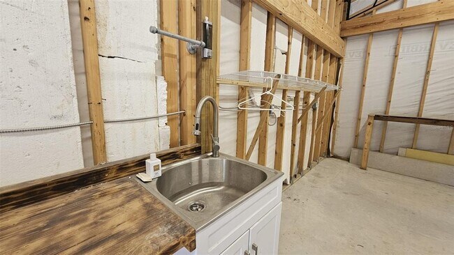 Building Photo - 36850 Haynes Rd