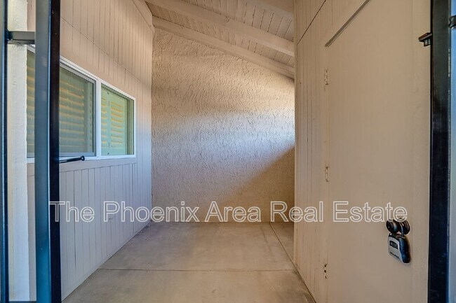 Building Photo - 99 N Cooper Rd