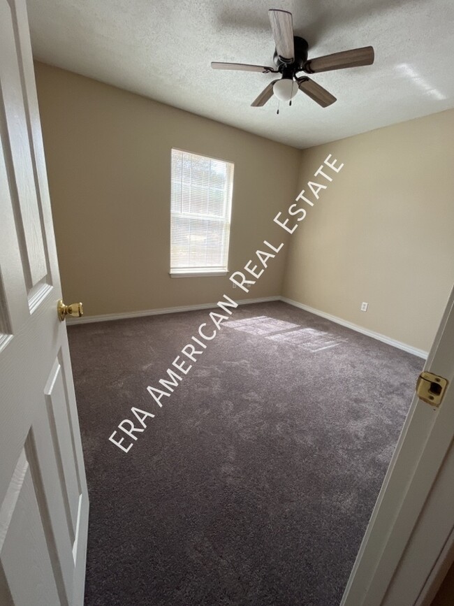 Building Photo - 4621 Bobolink Way