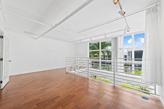 Building Photo - Southeast 15th Street, Fort Lauderdale, FL 33316 - 2 BR 2 BA single-family home