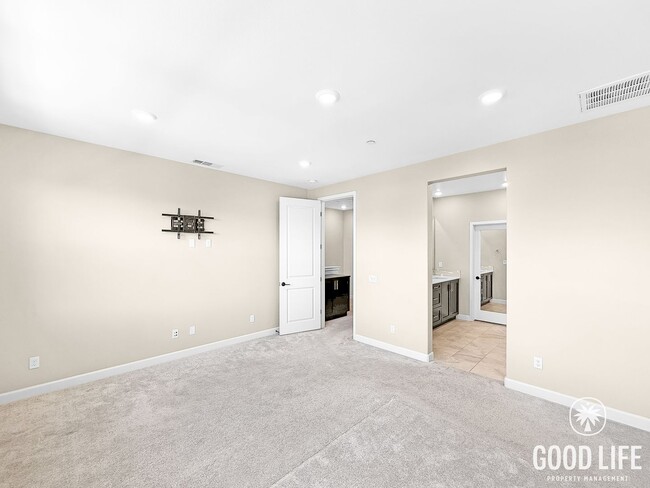 Building Photo - Bright 3BD/2.5BA Townhouse in Vista with Community Pool, In-Unit Laundry & 2-Car Garage